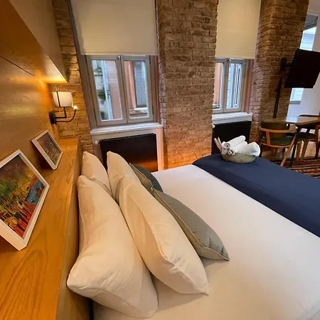 Kumbaracı Apartments&suites Konukevi